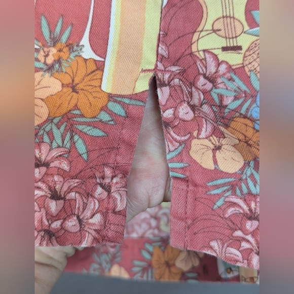 Caribbean Medium Silk/Cotton Blend Hawaiian Button Down Shirt Ukulele Margaritas - Picture 4 of 10